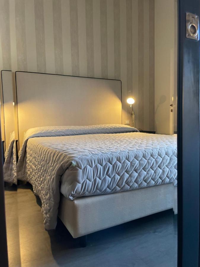 Hotel Vera Чезенатико Экстерьер фото
